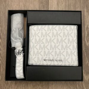 Michael Kors White Wallet and Keychain Set